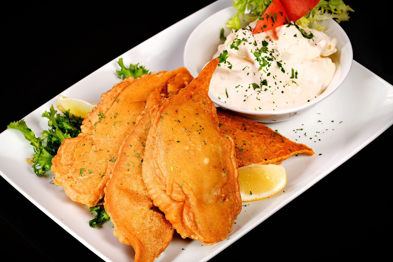 Sörtésztában sült harcsa filé majonézes burgonya salátával